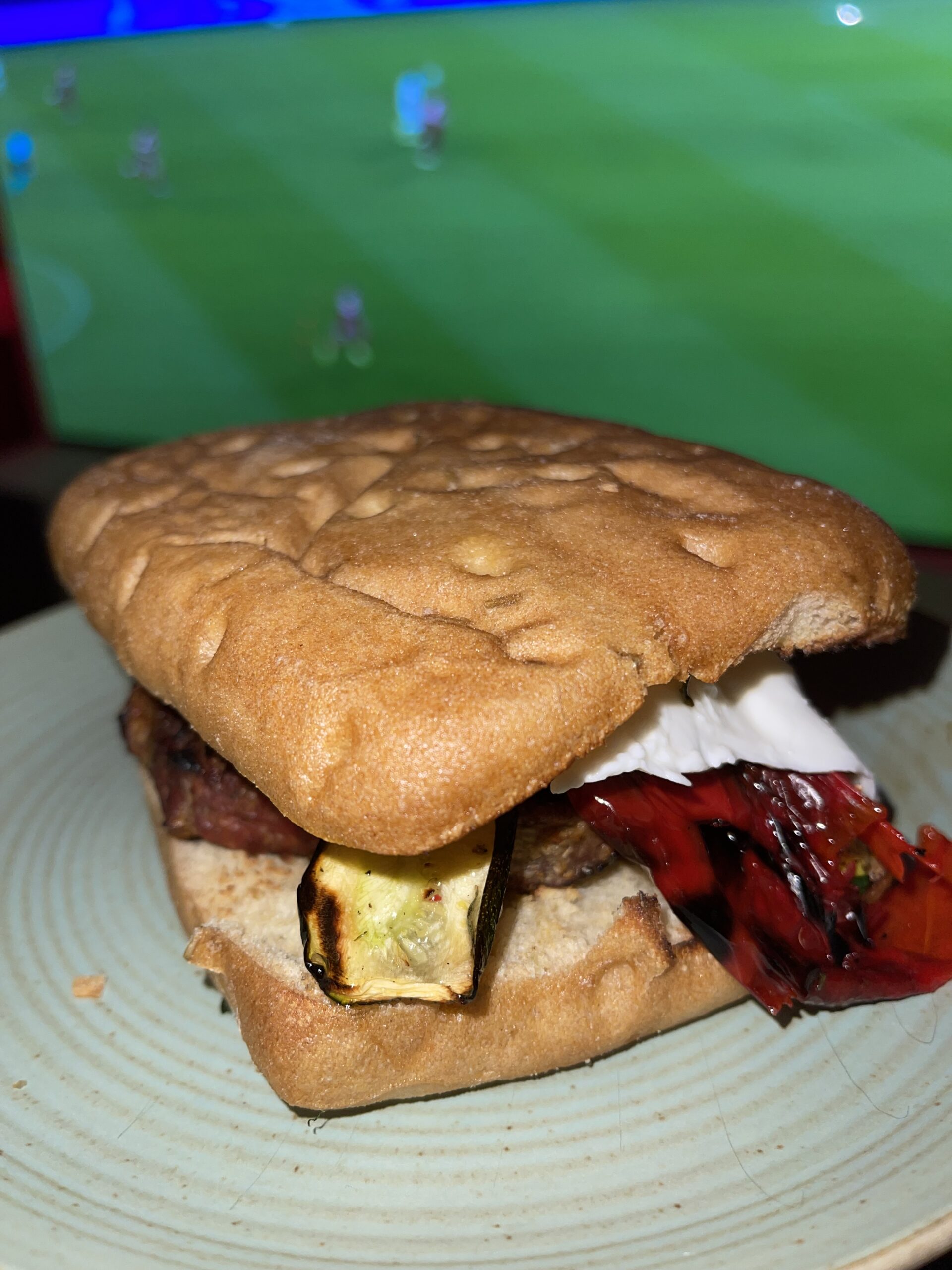 Champions League Menü: Steaksandwich mit Grillgemüse und Mozzarella