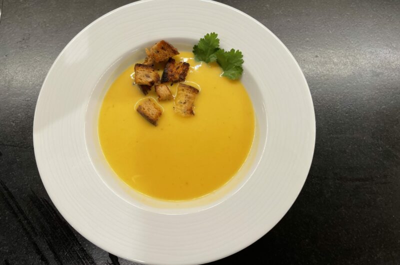 Kürbissuppe mit Orange und Ingwer