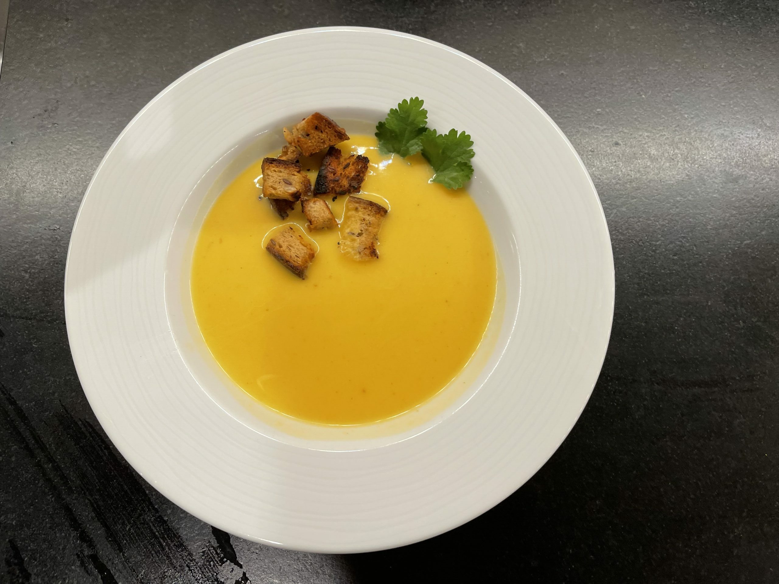 Kürbissuppe mit Orange und Ingwer