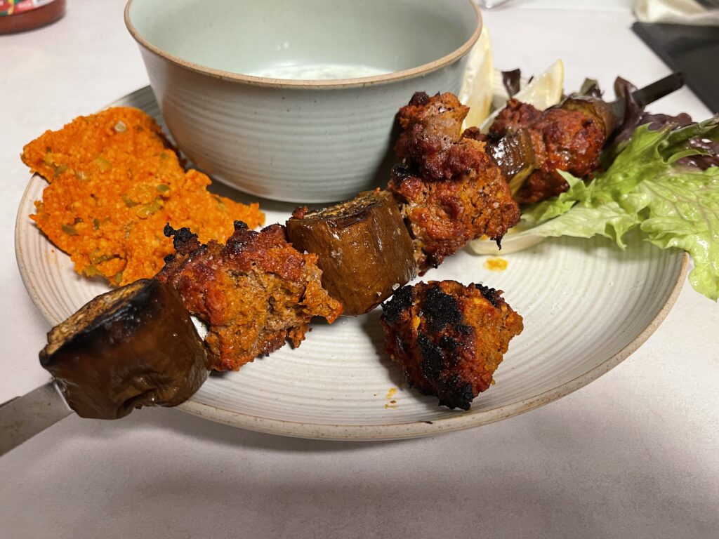 Grillteller inspiriert von türkischen Spezialitäten